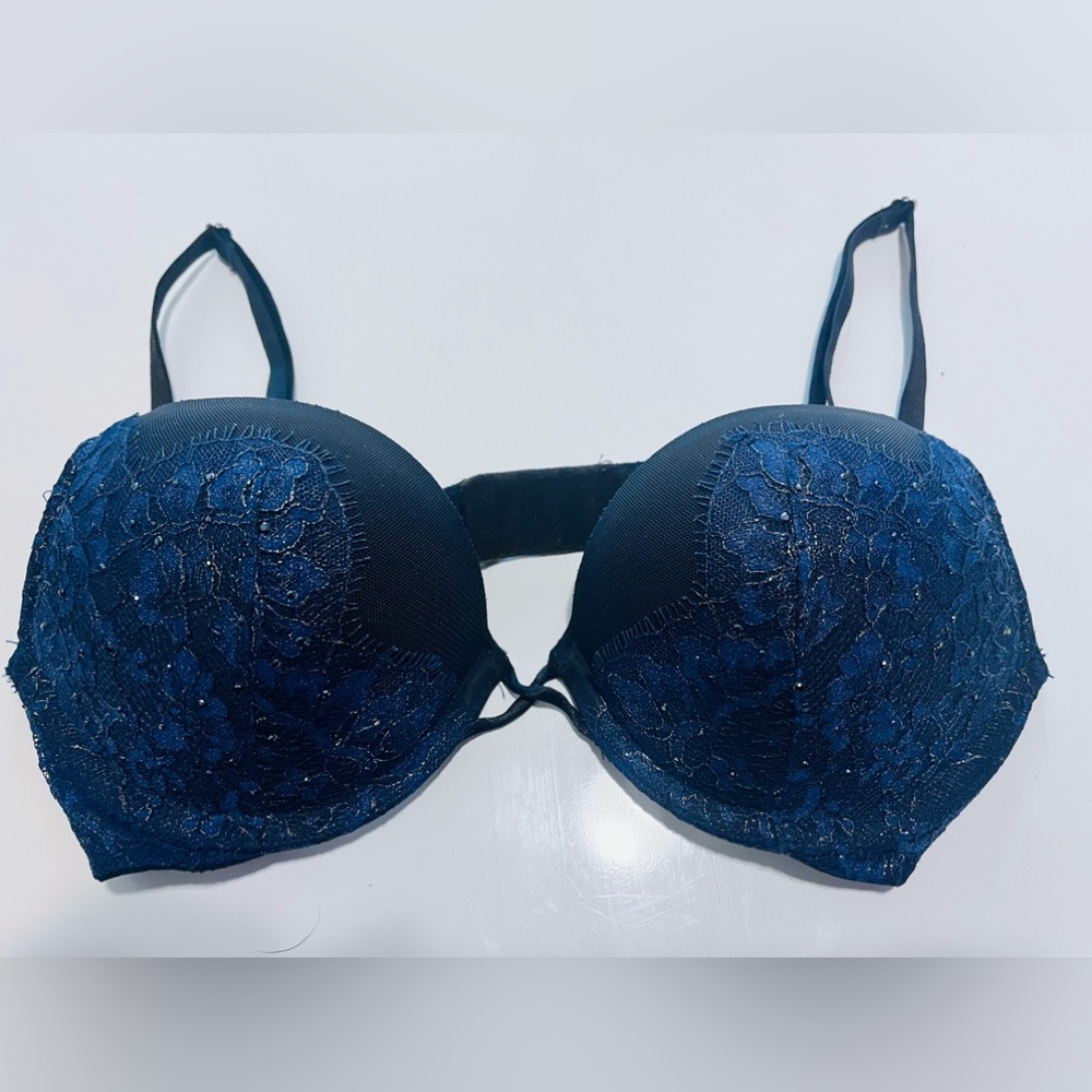 Victoria Secret Bombshell Size 32B Great Condition